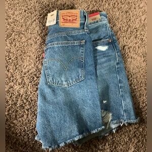 Brand New Levi Botton Fly Shorts